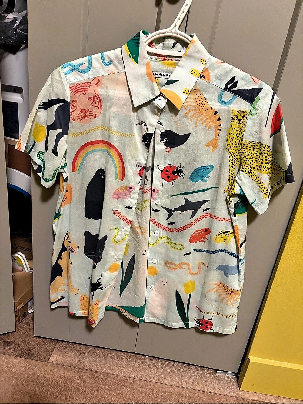 Women’s Lorien stern print button down. Size S